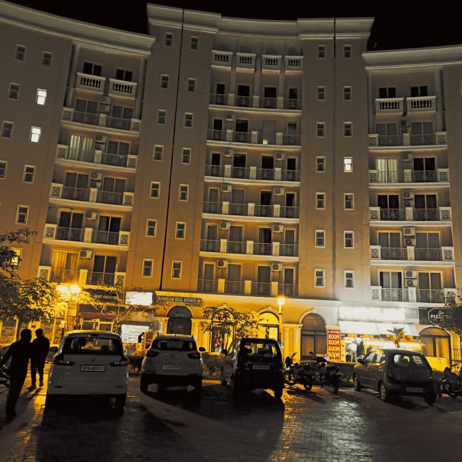 Radhe Krishna Luxury Stay Mathura Exterior photo